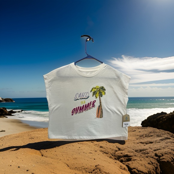 Cropped T-shirt - Picture 1 of 7